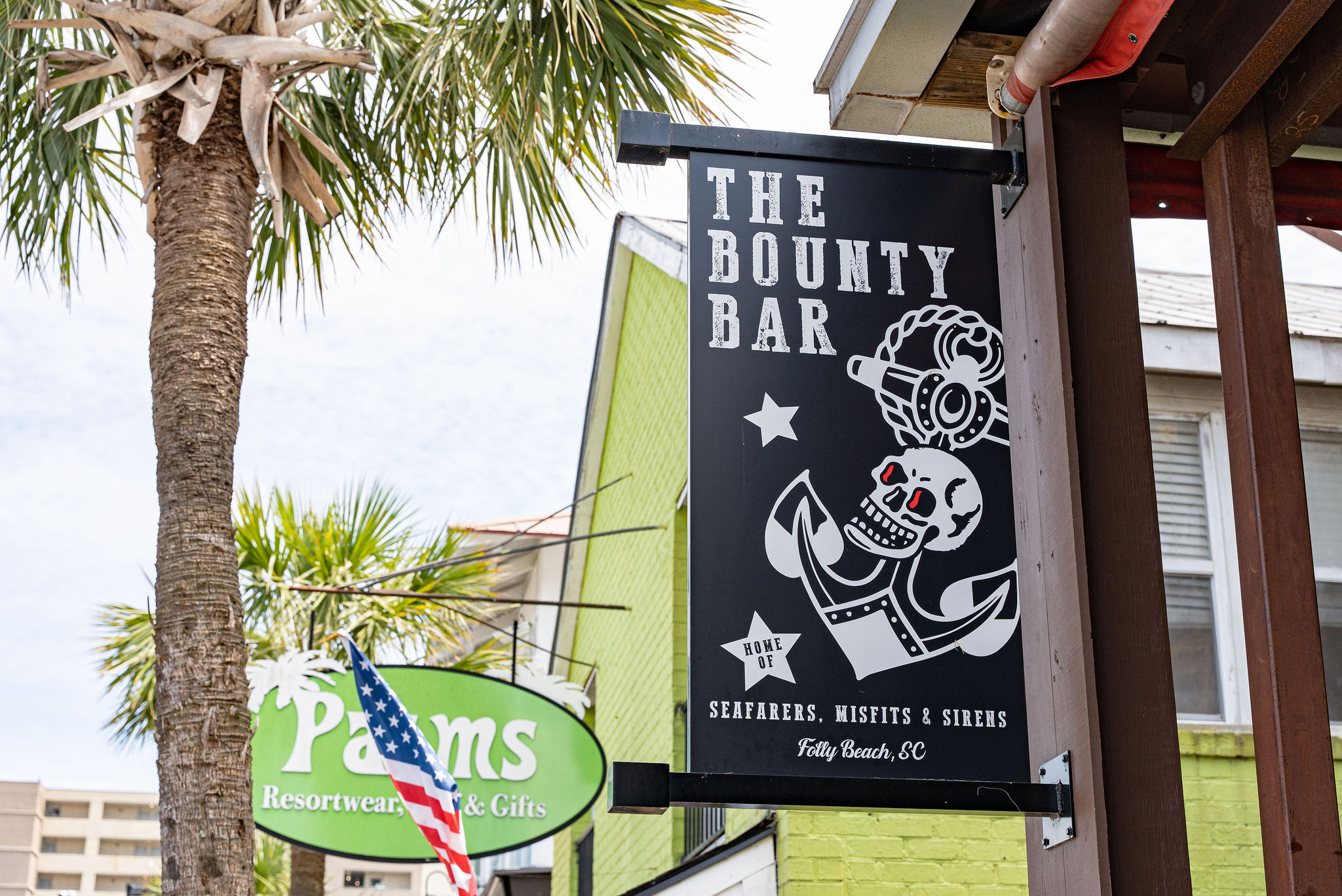 Exterior view ofThe Bounty Bar bar & restaurant in Folly Beach SC